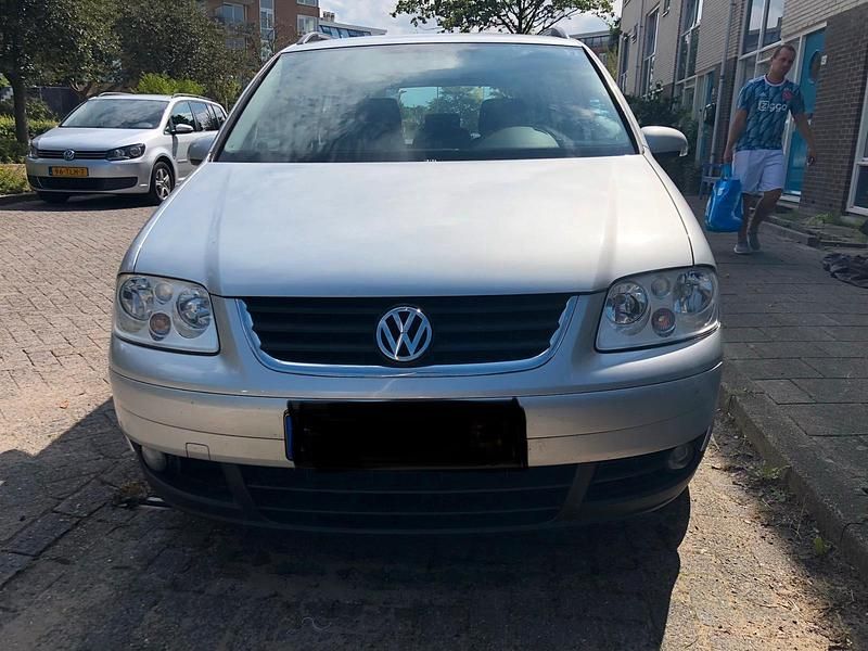 Gebraucht VW Touran 120 PS (88 kW) 2004 Silber Van / Kleinbus