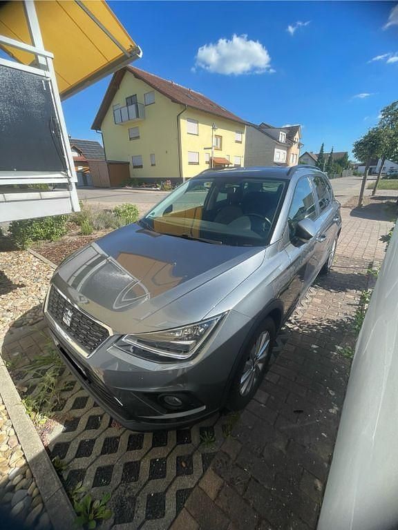 Grau Gebraucht 2018 Seat Arona Style SUV | 13.000 € (Fairer Preis) - Bild 1/4
