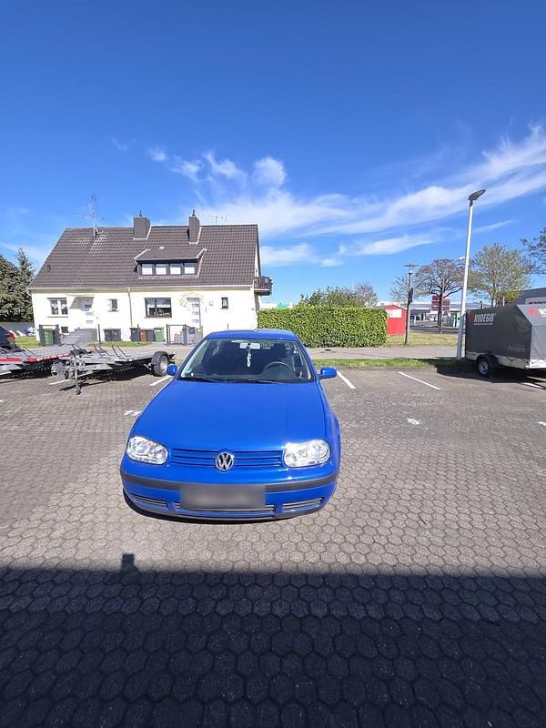 Second-hand VW Golf 75 CP (55 kW) 2001 Albastru Coupe