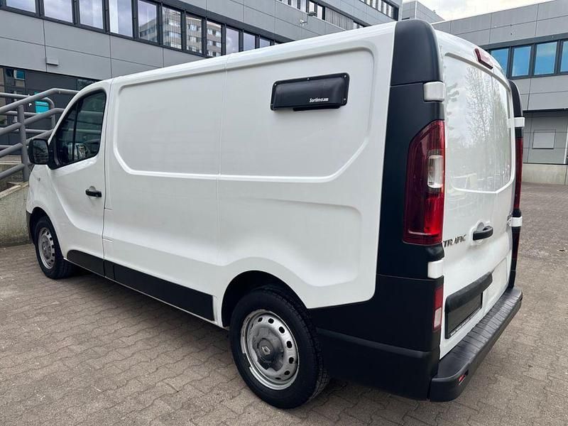 Gebraucht Renault Trafic 90 PS (66 kW) 2016 Weiß Van / Kleinbus