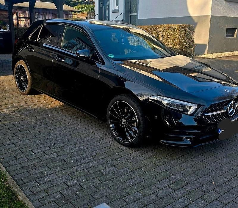 Gebraucht Mercedes A250 Night 218 PS (160 kW) 2022 Schwarz Limousine
