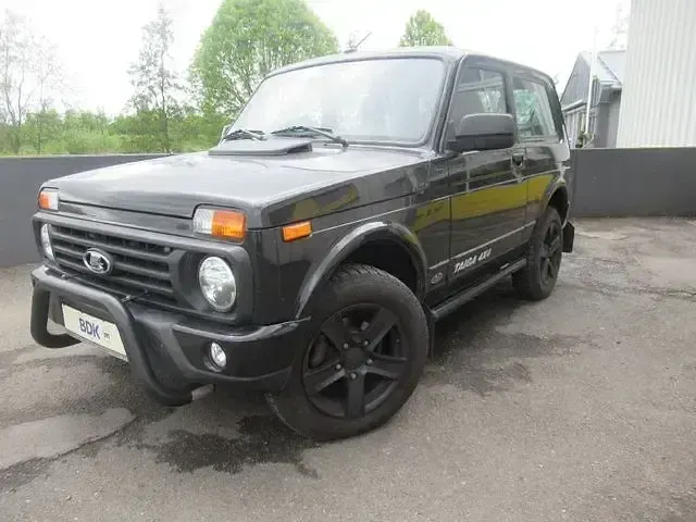 Gebraucht Lada niva 83 PS (61 kW) 2018 Grün SUV