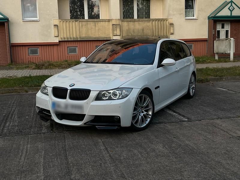 Weiß Gebraucht 2008 BMW 330 M Sport Kombi | 7.100 € (Fairer Preis) - Bild 1/4
