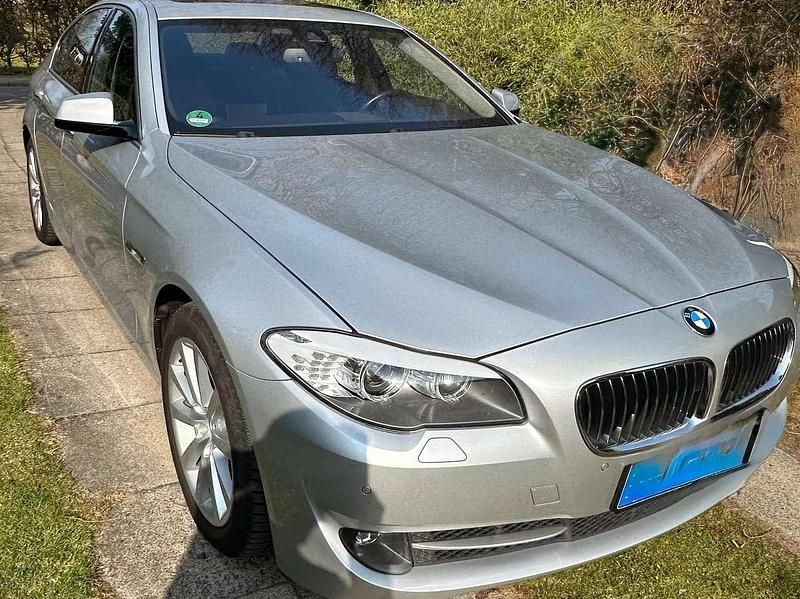 Gebraucht BMW 528 245 PS (180 kW) 2013 Silber Limousine