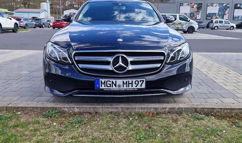 Gebraucht 2017 Mercedes E350 Limousine | 25.950 € (Guter Preis) - Bild 1/4