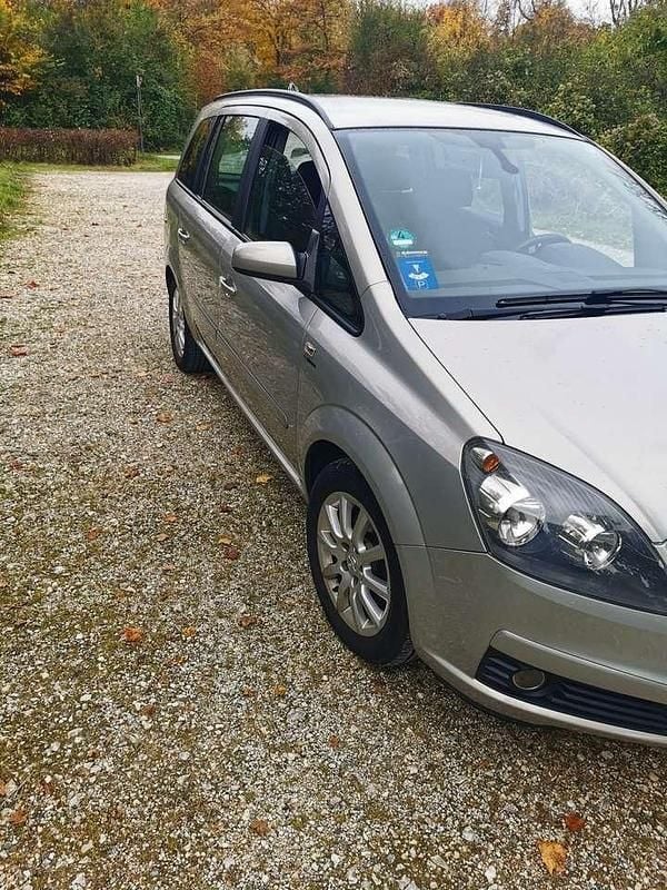 Gebraucht 2007 Opel Zafira Edition Van / Kleinbus | 1.950 € (Guter Preis) - Bild 1/4