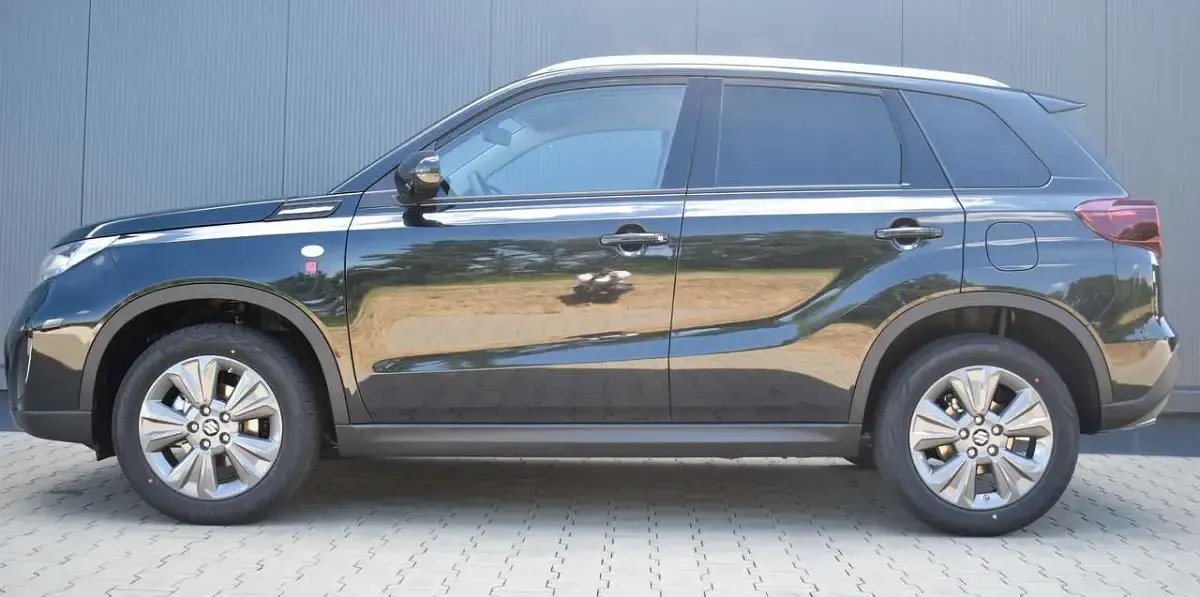 Neu Suzuki Vitara Comfort 109 PS (80 kW) 2026 Schwarz SUV