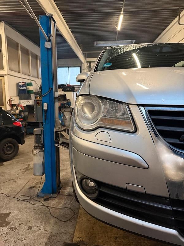 Gebraucht VW Touran 109 PS (80 kW) 2008 Silber Van / Kleinbus