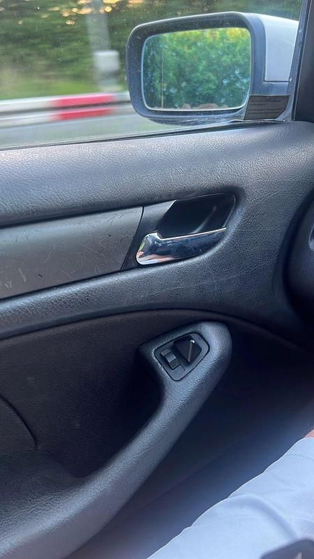 Silber Gebraucht 2004 BMW 320 Kombi | 1.750 € (Guter Preis) - Bild 1/4