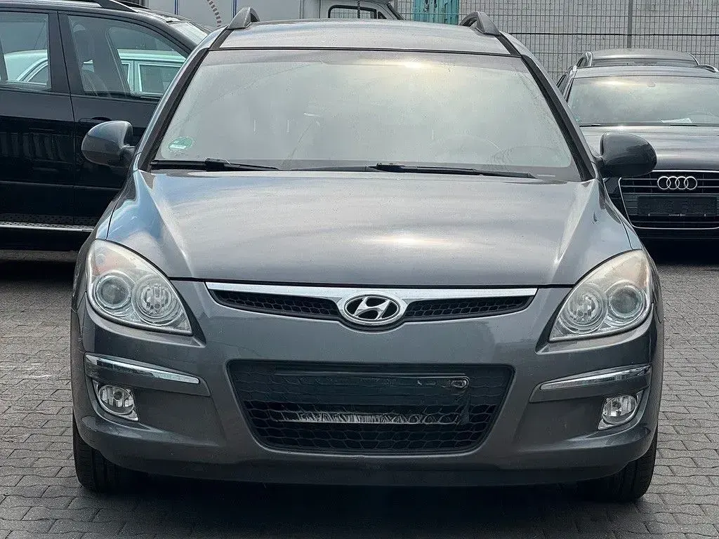 Gebraucht Hyundai i30 Classic 109 PS (80 kW) 2009 Grau Limousine