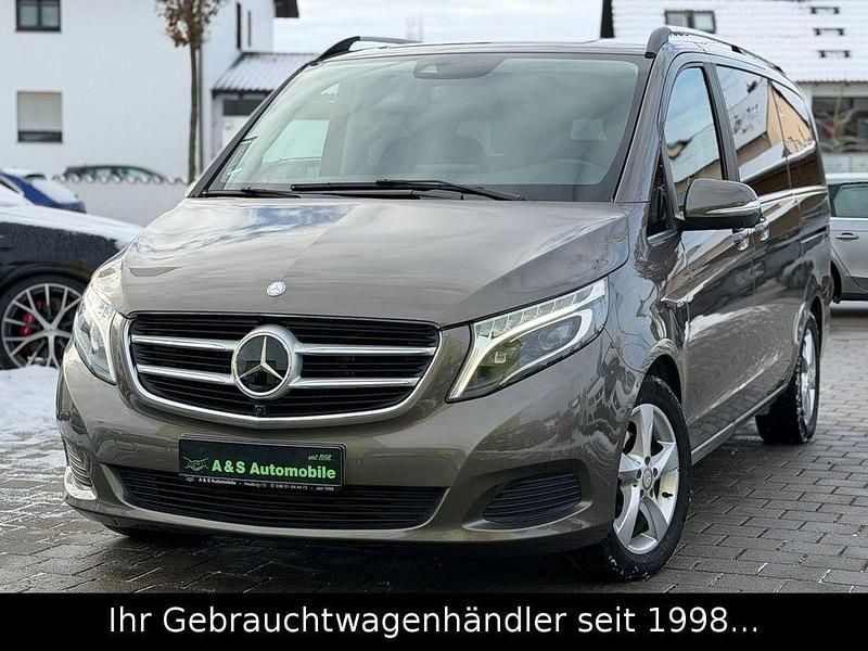 Grau Gebraucht 2015 Mercedes V220 Avantgarde Van / Kleinbus | 35.990 € (Superpreis) - Bild 1/4
