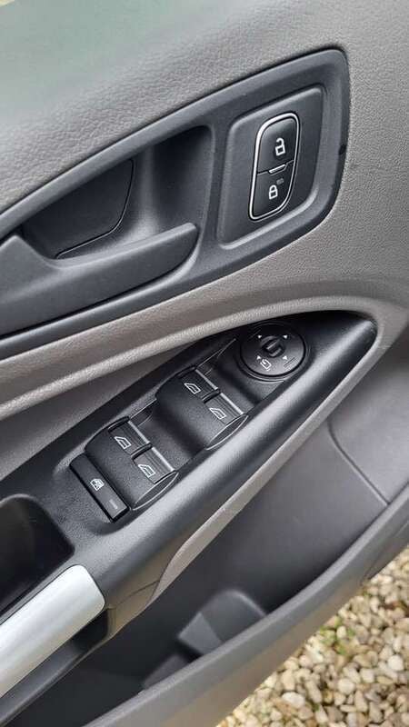 Gebraucht Ford Tourneo Connect Trend 120 PS (88 kW) 2020 Frostweiß Van / Kleinbus