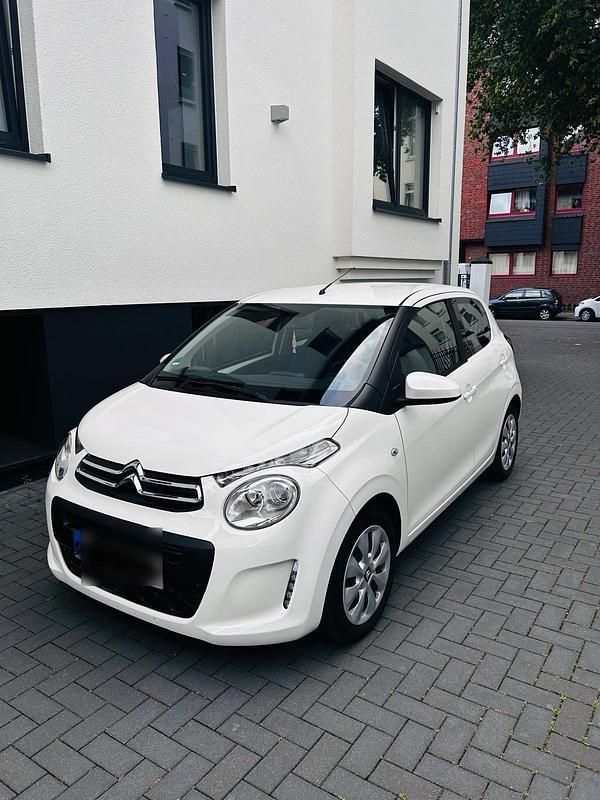 Weiß Gebraucht 2021 Citroën C1 Kleinwagen | 8.200 € (Guter Preis) - Bild 1/4