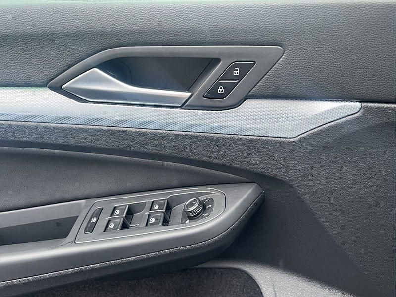 Gebraucht VW Golf VIII 116 PS (85 kW) 2025 Blau Kleinwagen