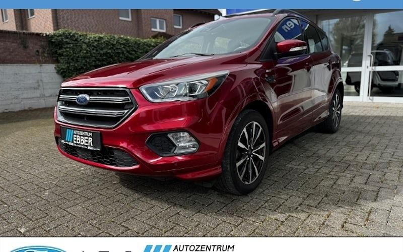 Gebraucht Ford Kuga ST-Line 150 PS (110 kW) 2017 Rot SUV
