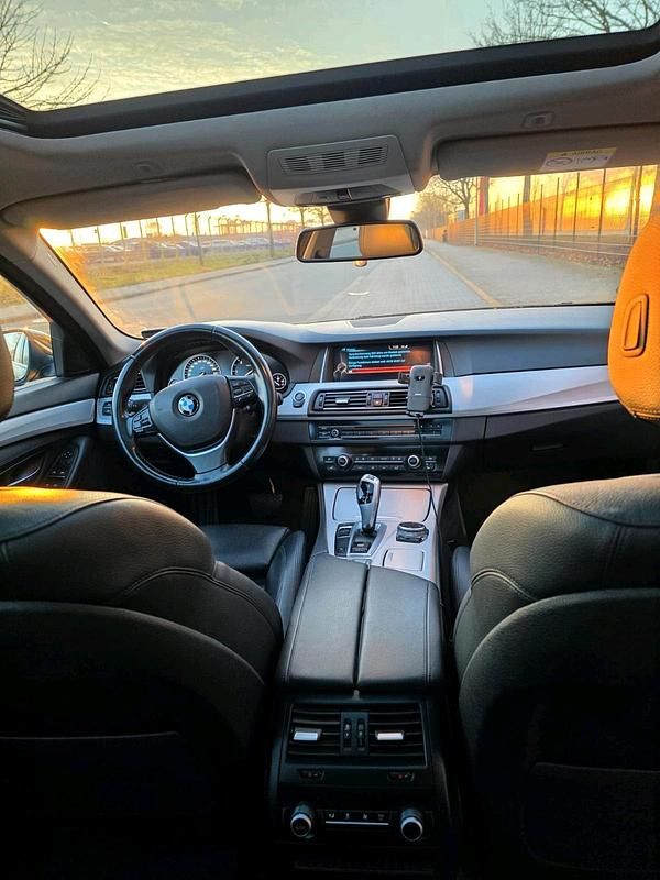 Gebraucht BMW 520 190 PS (139 kW) 2016 Braun Limousine