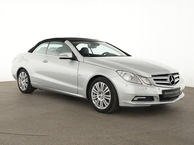 Silber Gebraucht 2011 Mercedes E250 Cabrio | 14.994 € (Fairer Preis) - Bild 1/4