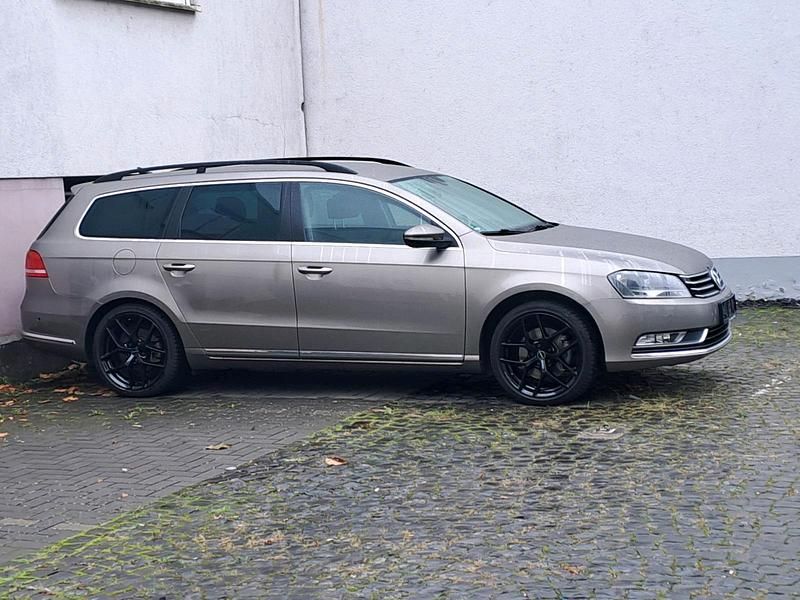 Gold Gebraucht 2012 VW Passat Kombi | 5.900 € (Fairer Preis) - Bild 1/4