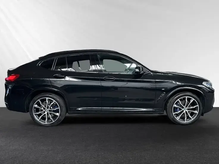 Gebraucht BMW X4 M Sport 190 PS (139 kW) 2023 Saphirschwarz SUV