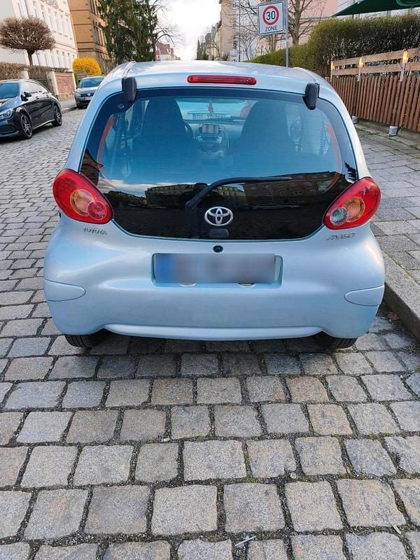 Gebraucht Toyota Aygo 68 PS (50 kW) 2006 Blau Kleinwagen