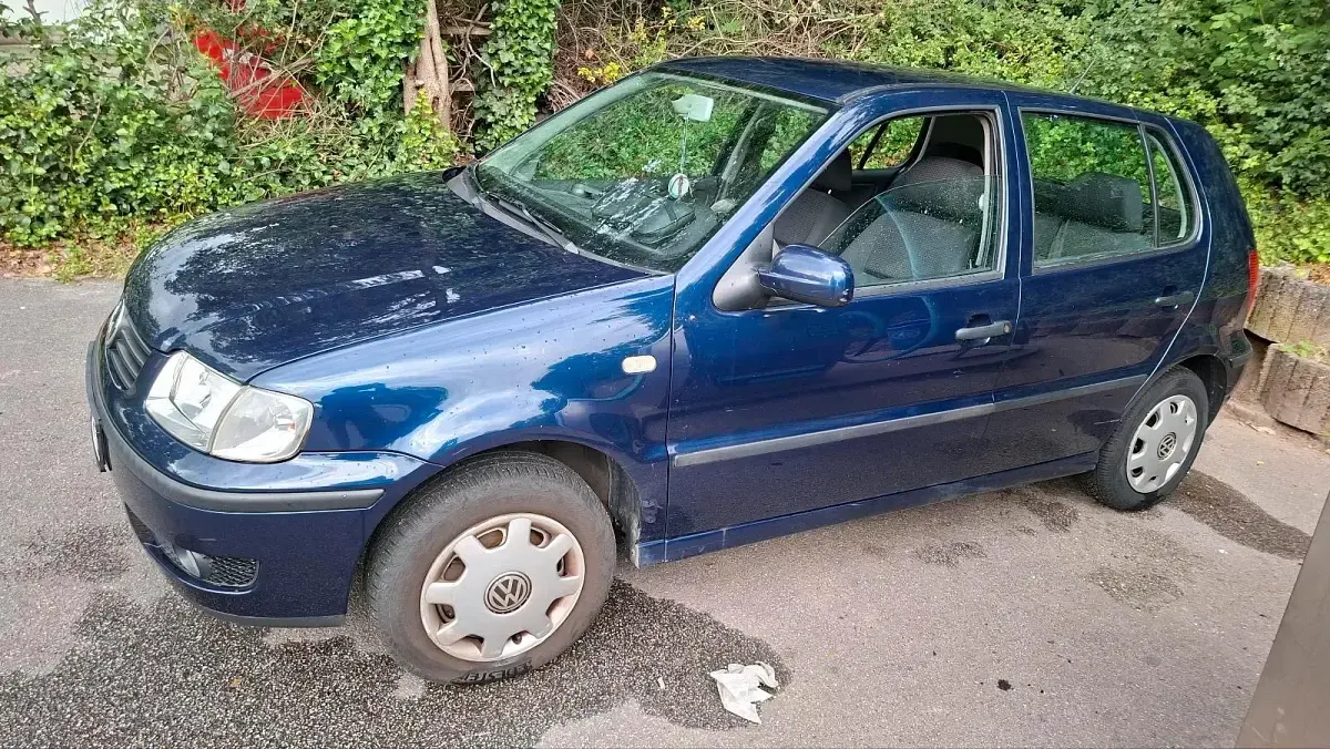 Gebraucht VW Polo 50 PS (36 kW) 1999 Blau Kleinwagen