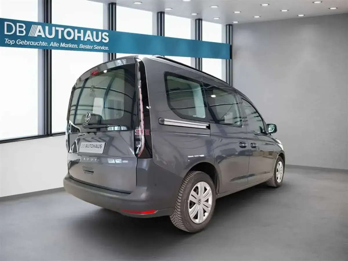Gebraucht VW Caddy 102 PS (75 kW) 2023 Grau Van / Kleinbus
