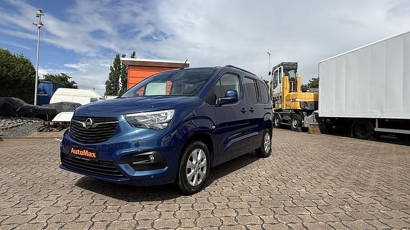 Second-hand Opel Combo 131 CP (96 kW) 2020 Albastru Monovolum