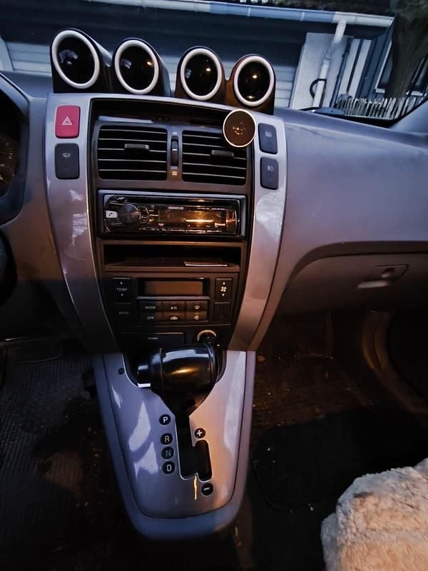 Gebraucht Hyundai Tucson 113 PS (83 kW) 2005 Silber SUV