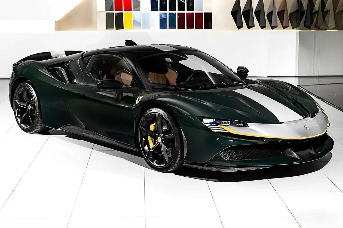 Gebraucht Ferrari SF90 1001 PS (736 kW) 2024 Grün Coupé