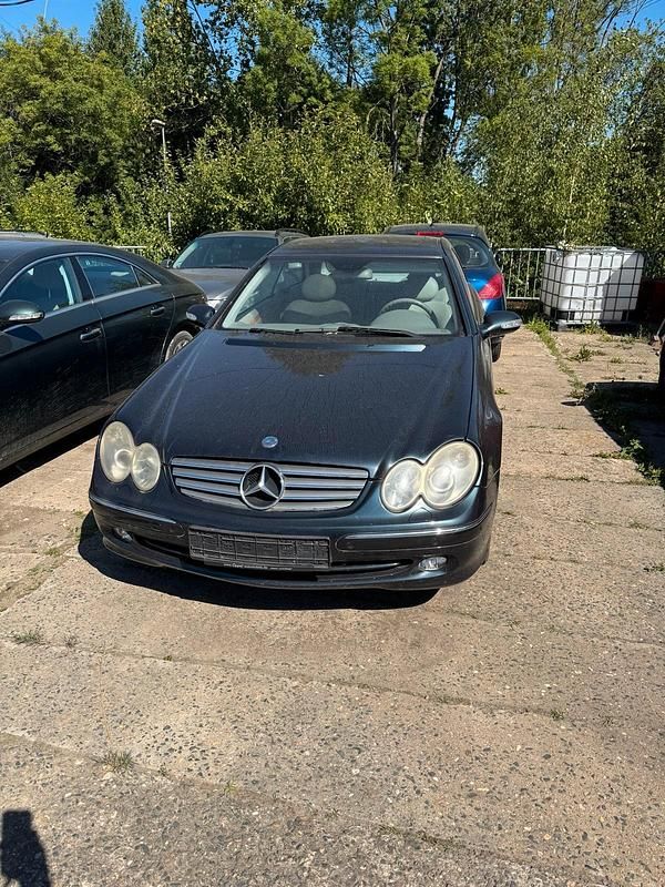 Schwarz Gebraucht 2005 Mercedes CLK270 Coupé | 2.200 € (Guter Preis) - Bild 1/4