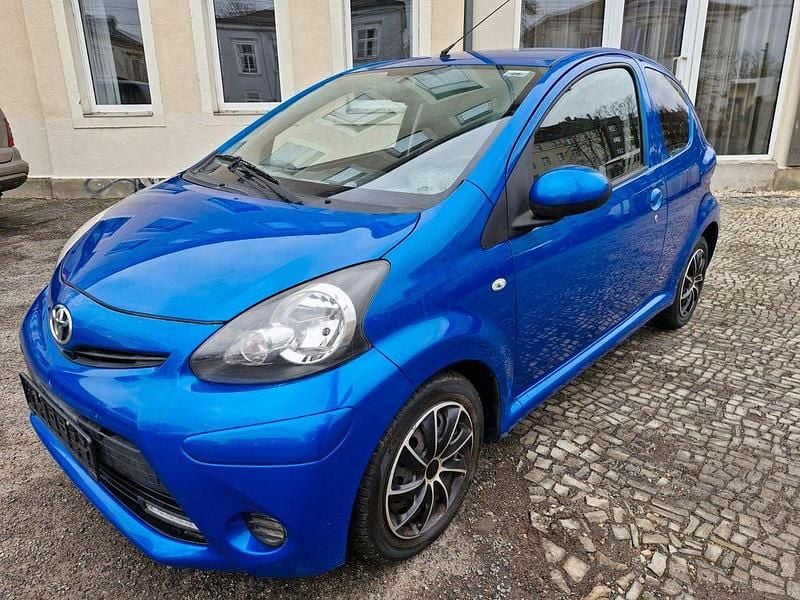 Blau Gebraucht 2012 Toyota Aygo Cool Kleinwagen | 3.999 € (Guter Preis) - Bild 1/4