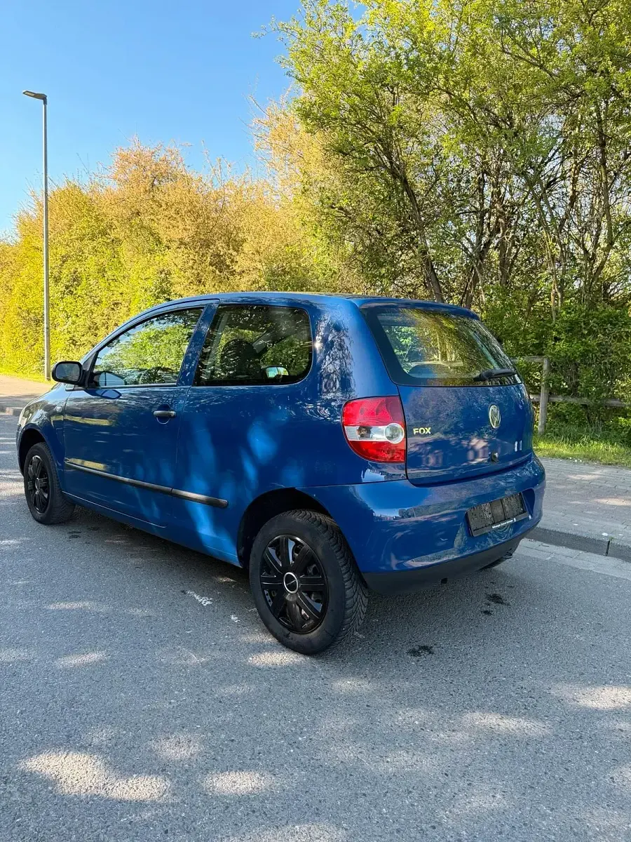 Gebraucht VW Fox 55 PS (40 kW) 2007 Blau Kleinwagen