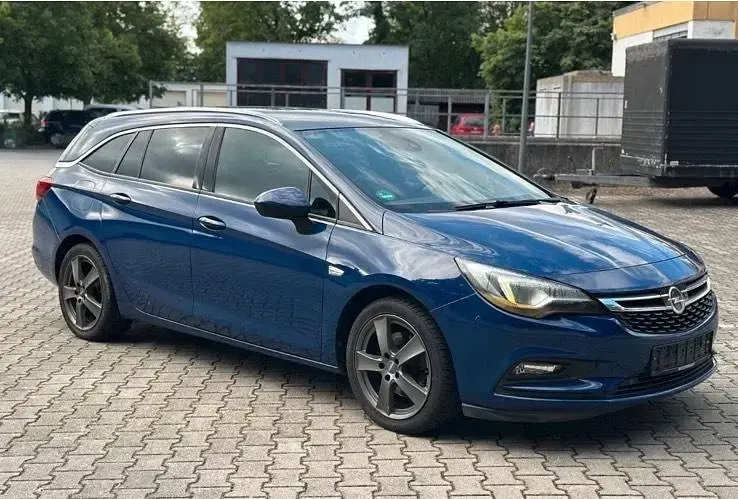 Gebraucht Opel Astra 150 PS (110 kW) 2018 Blau Kombi