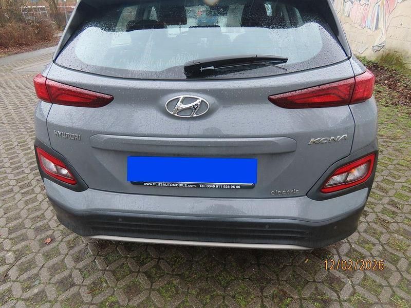 Gebraucht Hyundai Kona Trend 100 kW (136 PS) 2020 Grau SUV