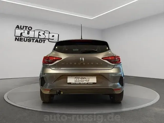 Neu Mitsubishi Colt Plus 67 PS (49 kW) 2025 Achatgrau Kleinwagen