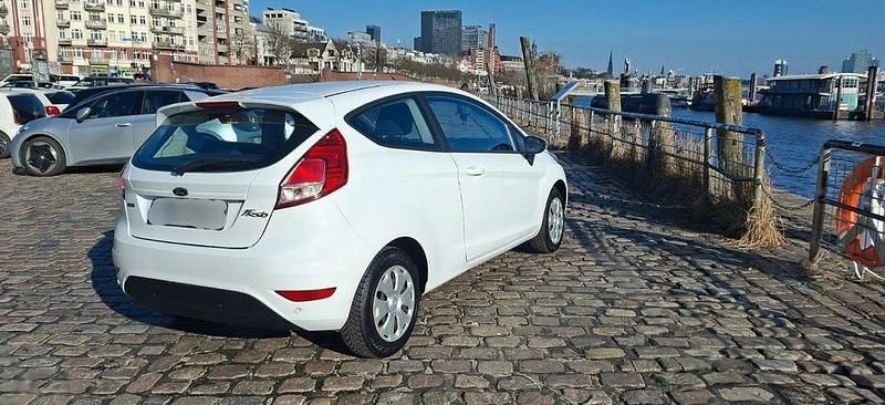 Gebraucht Ford Fiesta SYNC Edition 101 PS (74 kW) 2014 Weiß Kleinwagen