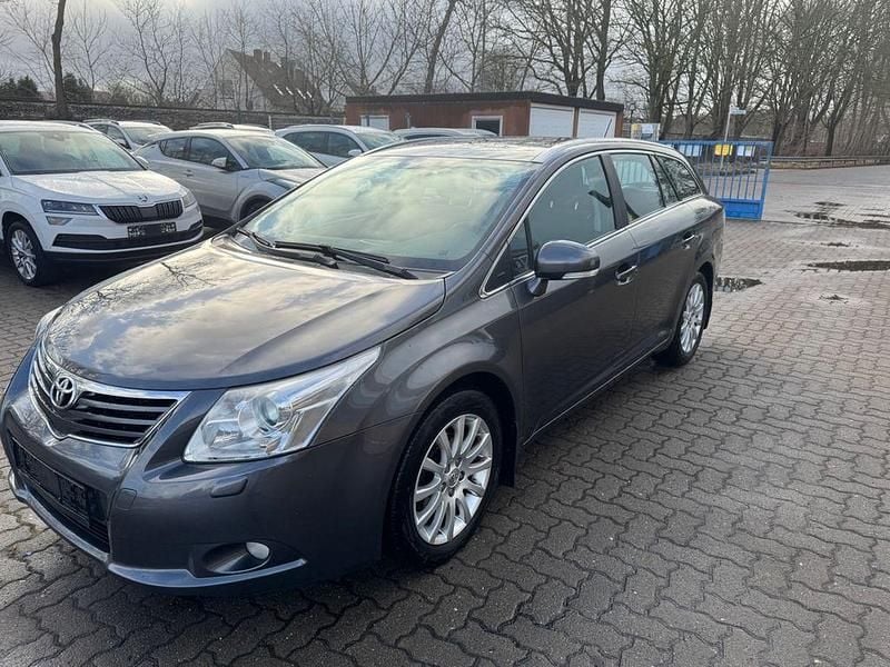Gebraucht Toyota Avensis 126 PS (92 kW) 2012 Grau Kombi