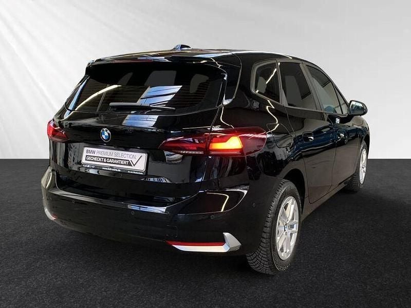 Gebraucht BMW 218 Active Tourer 150 PS (110 kW) 2023 Schwarz Van / Kleinbus