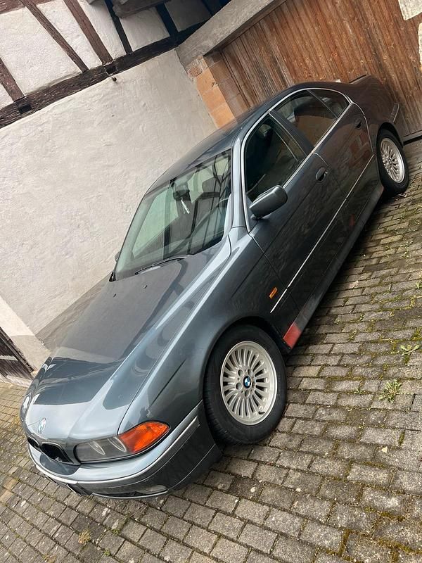 Gebraucht BMW 520 150 PS (110 kW) 2000 Grau Limousine