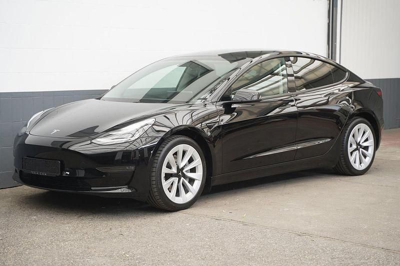 Schwarz Gebraucht 2021 Tesla Model 3 Long Range AWD Limousine | 28.550 € (Fairer Preis) - Bild 1/4