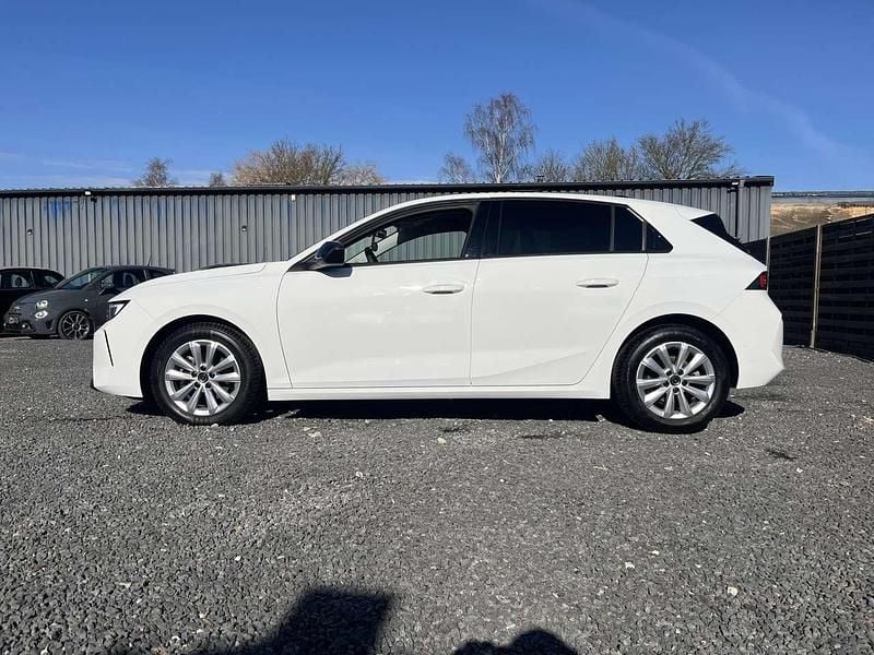 Gebraucht Opel Astra Elegance 131 PS (96 kW) 2023 Weiß Kleinwagen