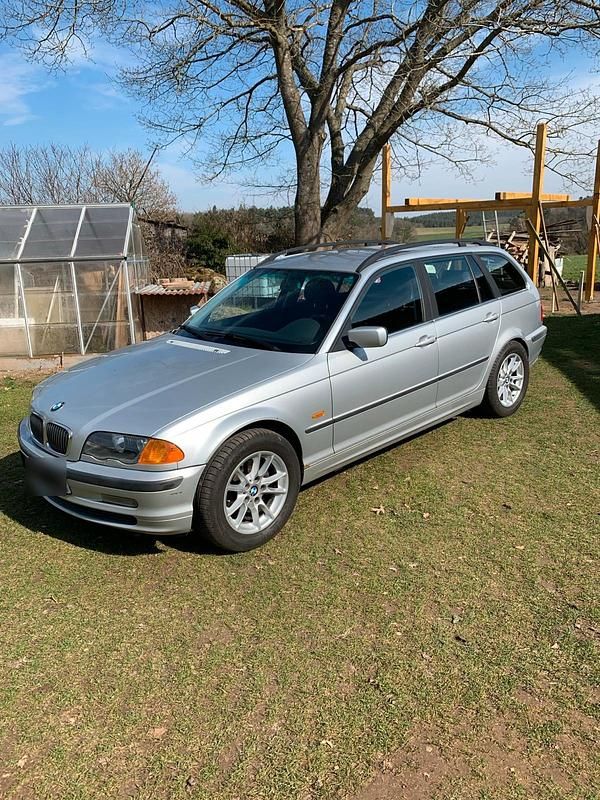 Gebraucht BMW 320 150 PS (110 kW) 2000 Silber Kombi