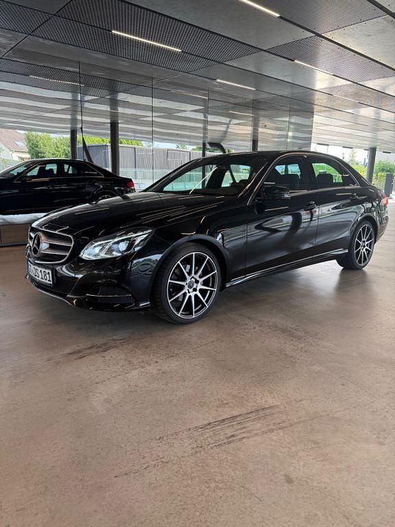 Schwarz Gebraucht 2014 Mercedes E200 Avantgarde Limousine | 15.500 € (Fairer Preis) - Bild 1/4