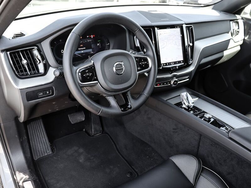 Gebraucht Volvo XC60 Plus 455 PS (334 kW) 2024 Vapour grey SUV