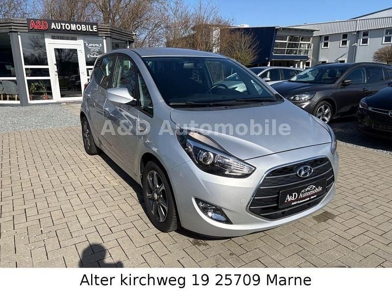Gebraucht Hyundai ix20 Trend 125 PS (91 kW) 2017 Silber Kleinwagen