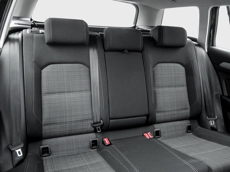 Gebraucht VW Passat Business+ 150 PS (110 kW) 2022 Schwarz Kombi