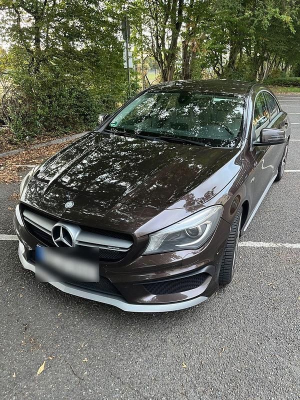 Braun Gebraucht 2015 Mercedes CLA45 AMG AMG Coupé | 22.700 € (Teuer) - Bild 1/4