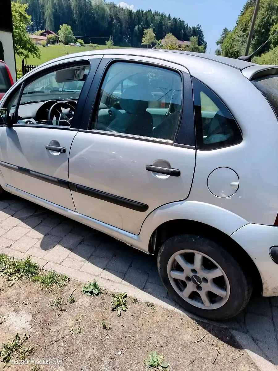 Gebraucht Citroën C3 60 PS (44 kW) 2003 Silber Kleinwagen