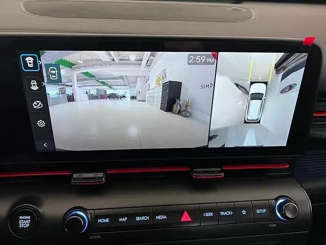 Gebraucht Hyundai Kona N Line 120 PS (88 kW) 2024 Shimmering silver meta.../silber SUV