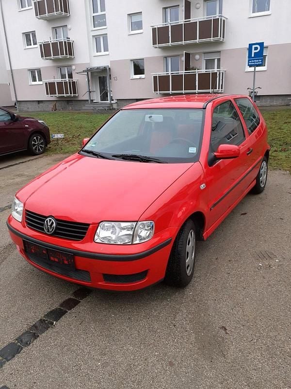 Rot Gebraucht 2000 VW Polo Kleinwagen | 999 € (Fairer Preis) - Bild 1/4